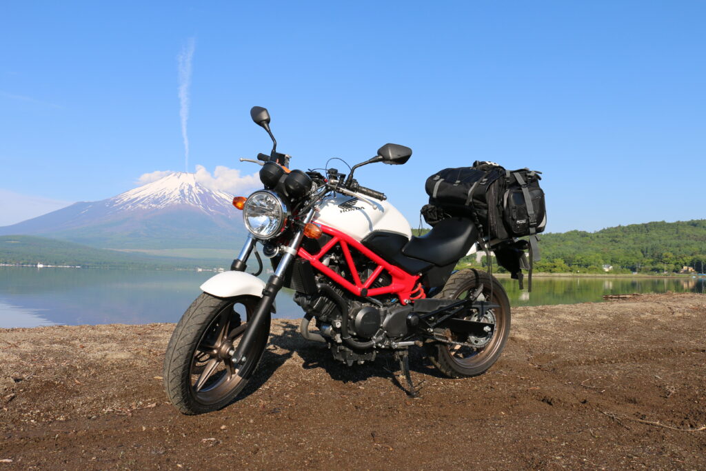 山梨県　河口湖　富士山　バイク