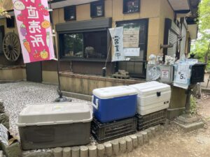 吉見百穴　山頂の無人売店